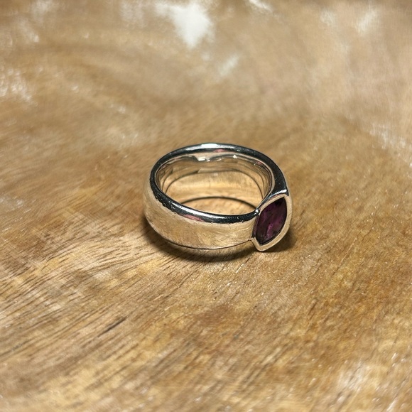 Links of London Purple Amethyst Modern Design 925 Sterling Silver Ring - Picture 3 of 16